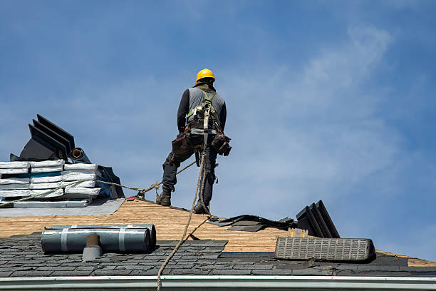 Professional Gutter Installation technician working in Klamath Falls, OR